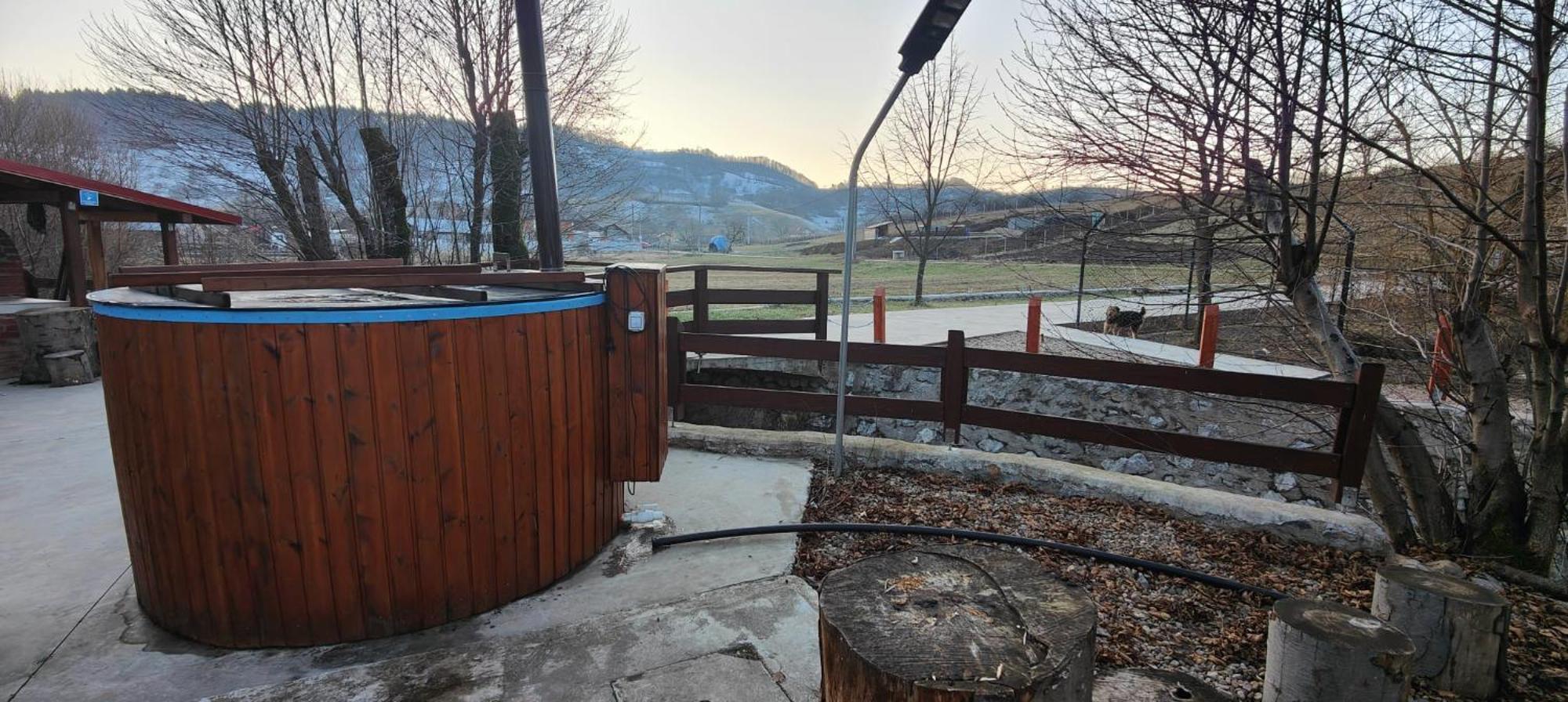 Pensiunea Valea Toplitei Rosia Exterior foto