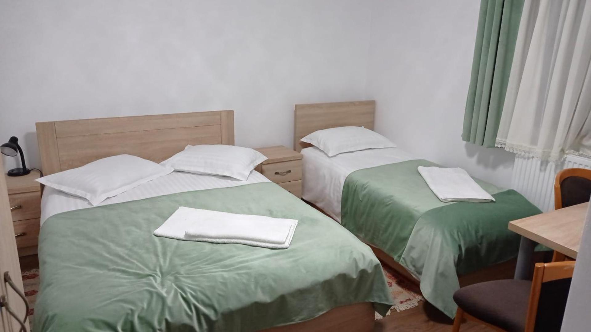 Pensiunea Valea Toplitei Rosia Exterior foto