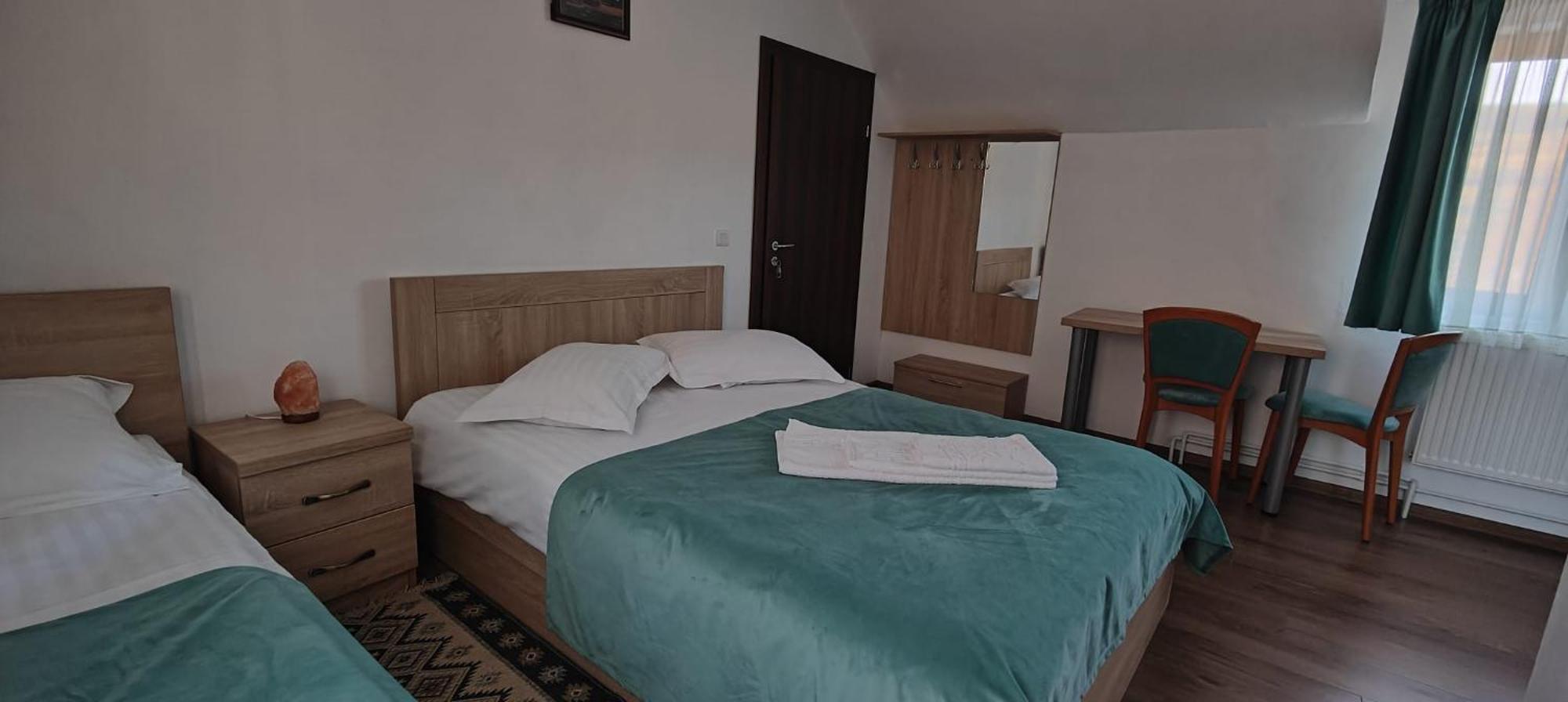 Pensiunea Valea Toplitei Rosia Exterior foto